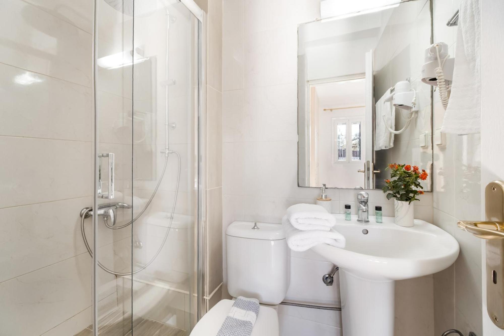 Dionysia Rooms Lefkáda エクステリア 写真